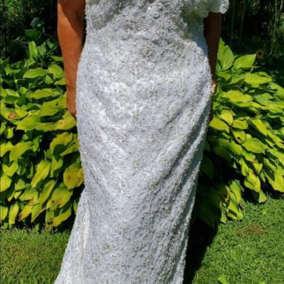 Wedding Gown - Picture 3 of 6